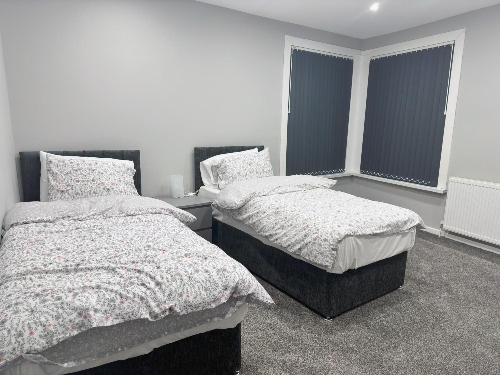 Modernised 4 Bedroom House Close To City Centre, Kep Stays Leeds  Exterior photo